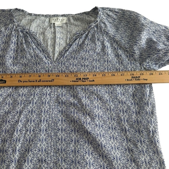 Velvet by Graham & Spencer Women's Blue and white Patterned Top - Picture 9 of 12